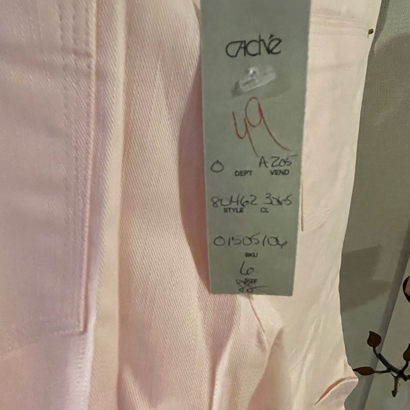 🆕🆕💕Cach’e Shorts - Picture 4 of 5